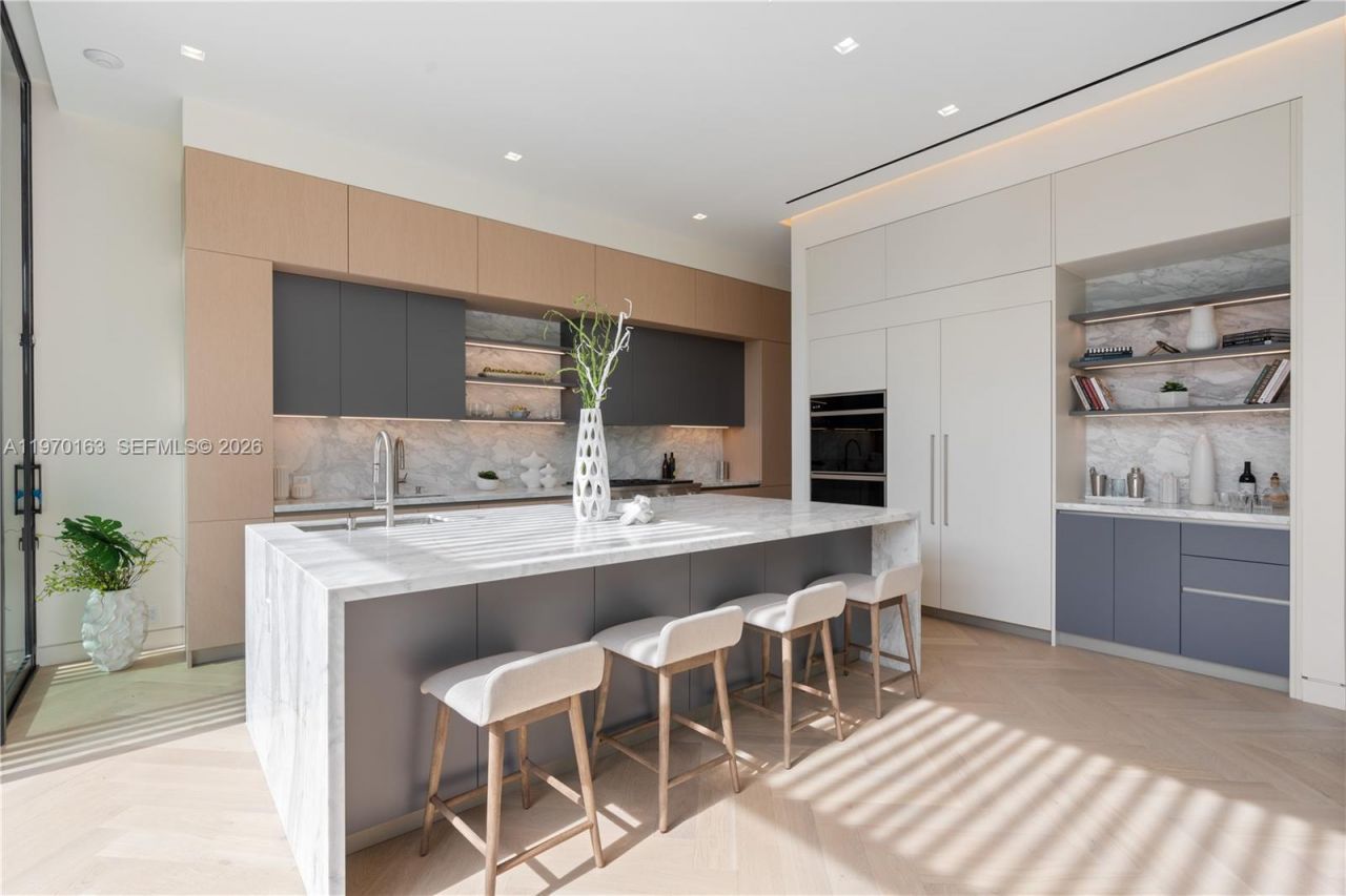 536 W 51st St , Miami Beach, FL 33140 Photo