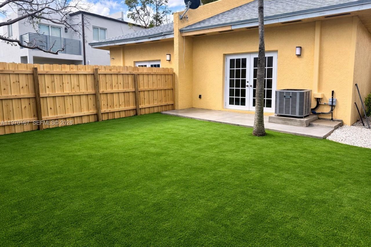 1010 NW 2nd Ave, Unit 1010, Hallandale Beach, FL 33009 Photo