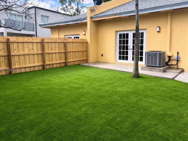 1010 NW 2nd Ave, Unit 1010, Hallandale Beach, FL 33009