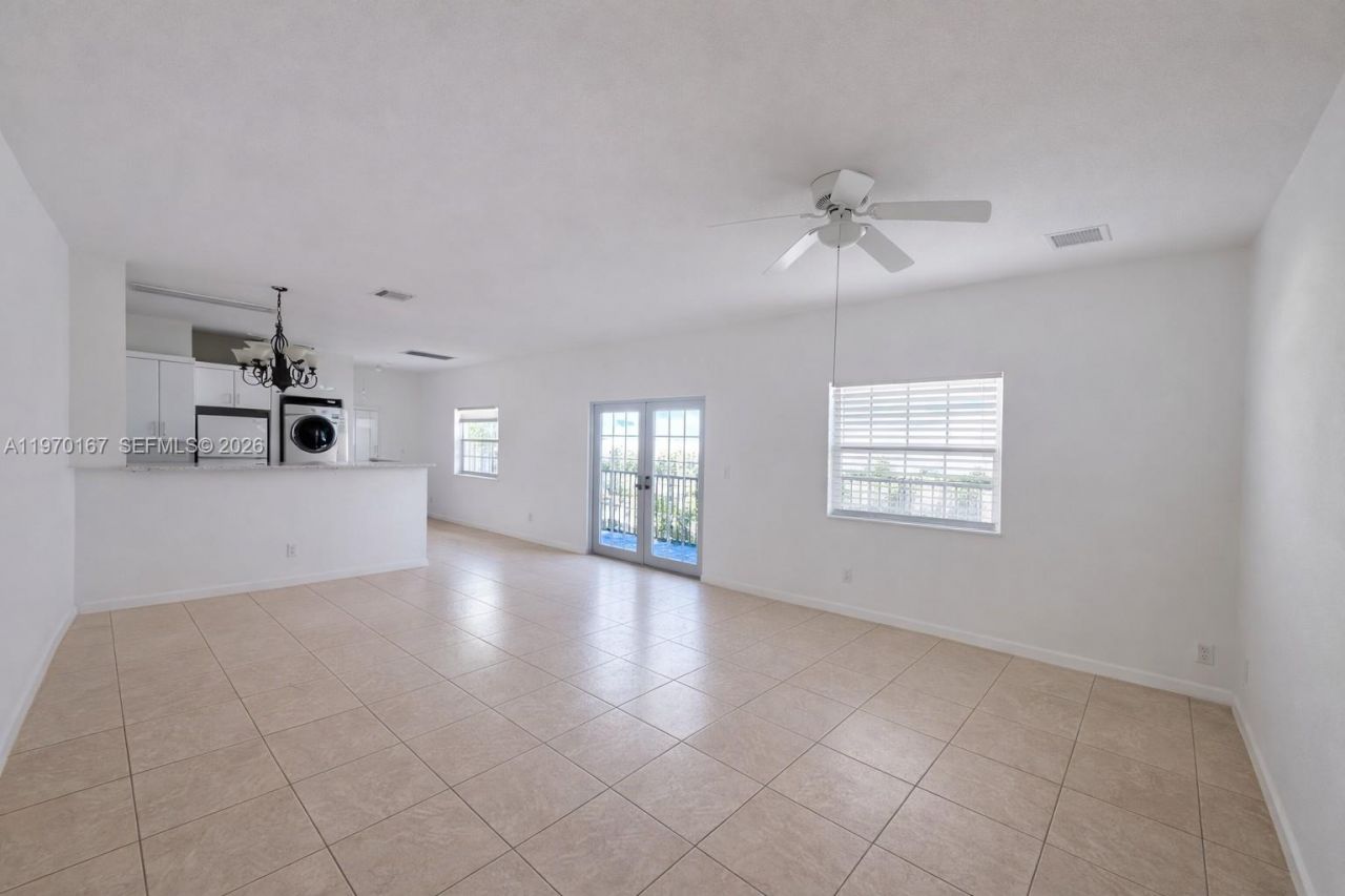 1010 NW 2nd Ave, Unit 1010, Hallandale Beach, FL 33009 Photo