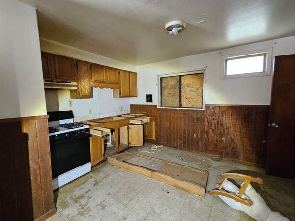 10308 Lord Drive , St Louis, MO 63136