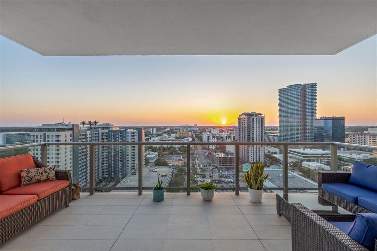 301 1st Street S, Unit 2006, Saint Petersburg, FL 33701 Main Photo