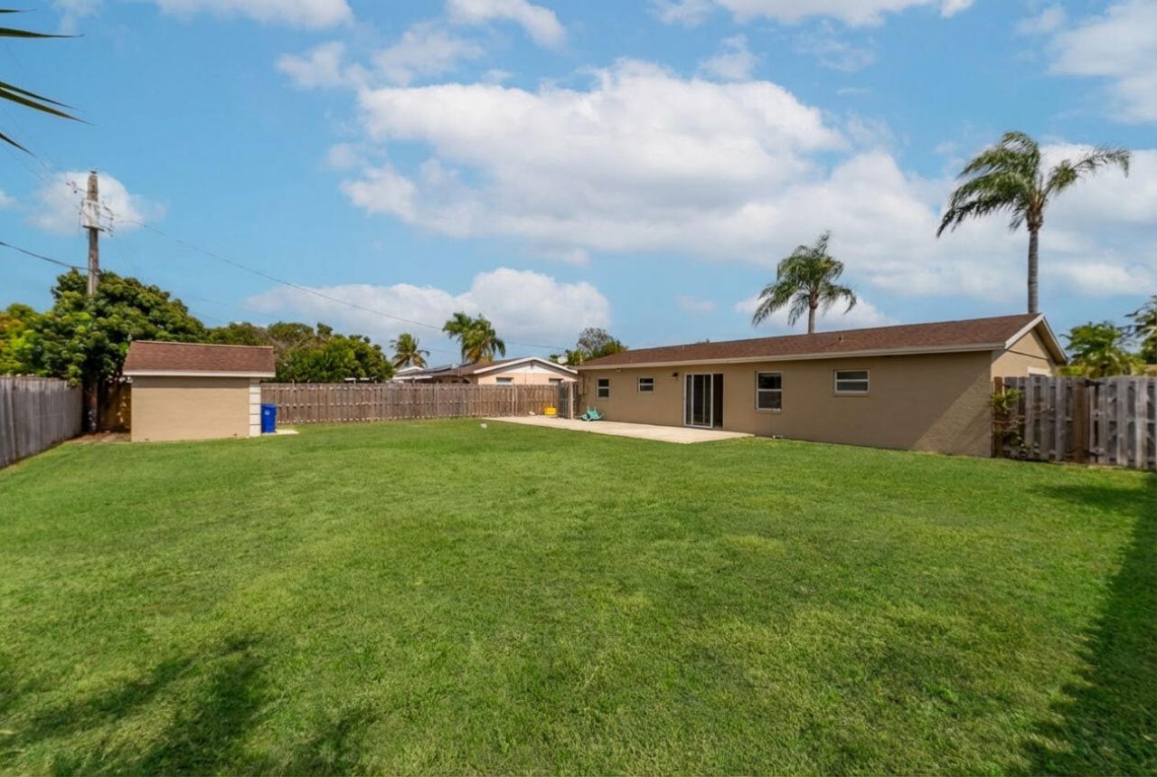 425 Palo Alto Drive, Palm Springs, FL 33461 Photo