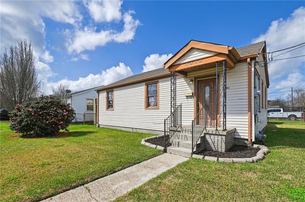 2420 FENELON Street Chalmette, LA 70043