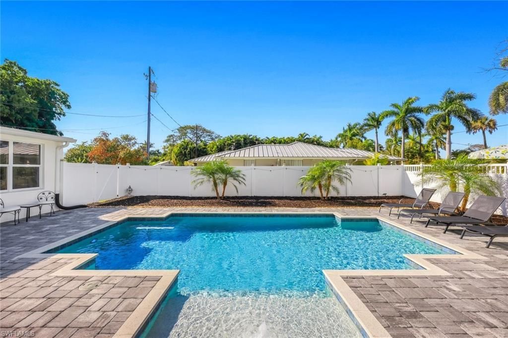 1321 Donna Dr, Fort Myers, FL 33919 Photo