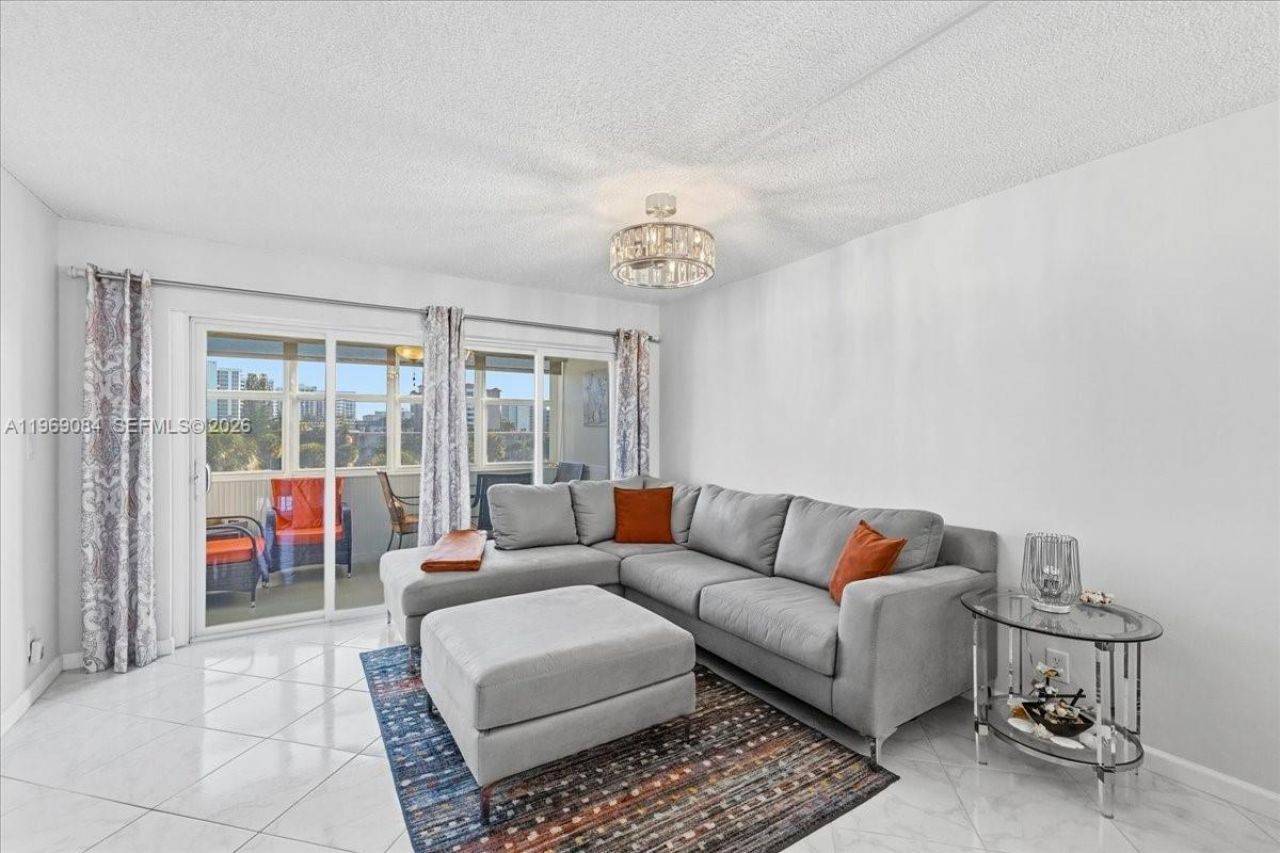 3201 NE 8th St, Unit 405, Pompano Beach, FL 33062 Photo