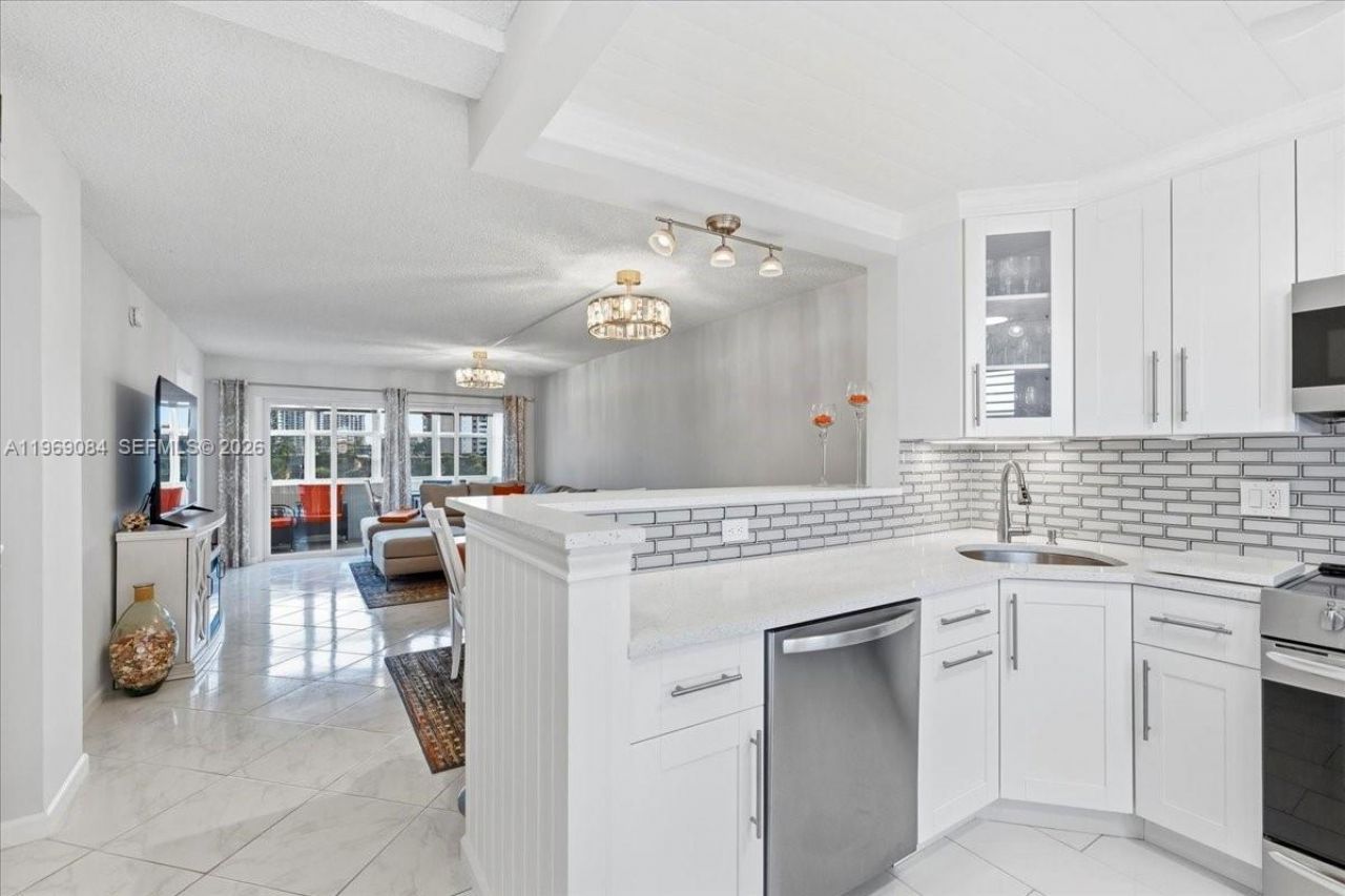 3201 NE 8th St, Unit 405, Pompano Beach, FL 33062 Photo