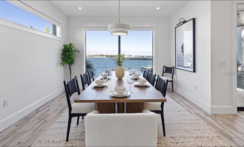 203 Bay Drive N, Bradenton Beach, FL 34217 Photo