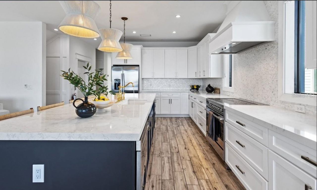 203 Bay Drive N, Bradenton Beach, FL 34217 Photo