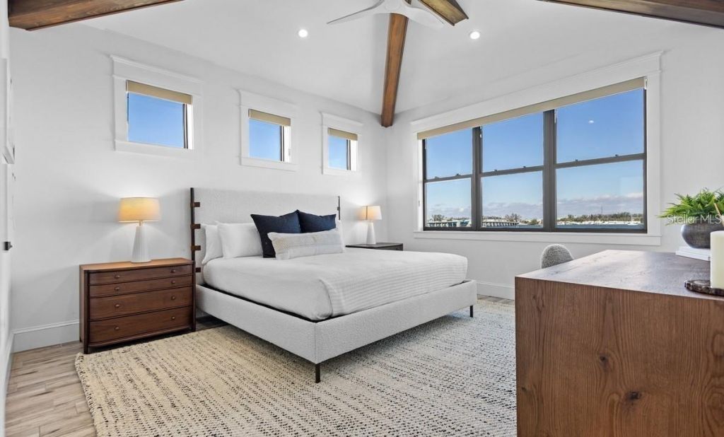 203 Bay Drive N, Bradenton Beach, FL 34217 Photo