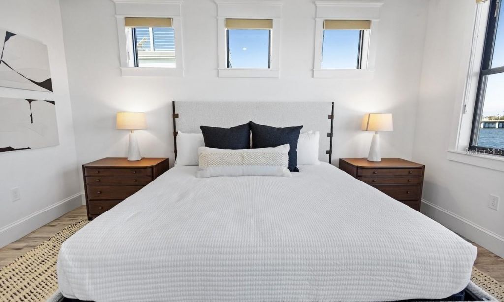 203 Bay Drive N, Bradenton Beach, FL 34217 Photo