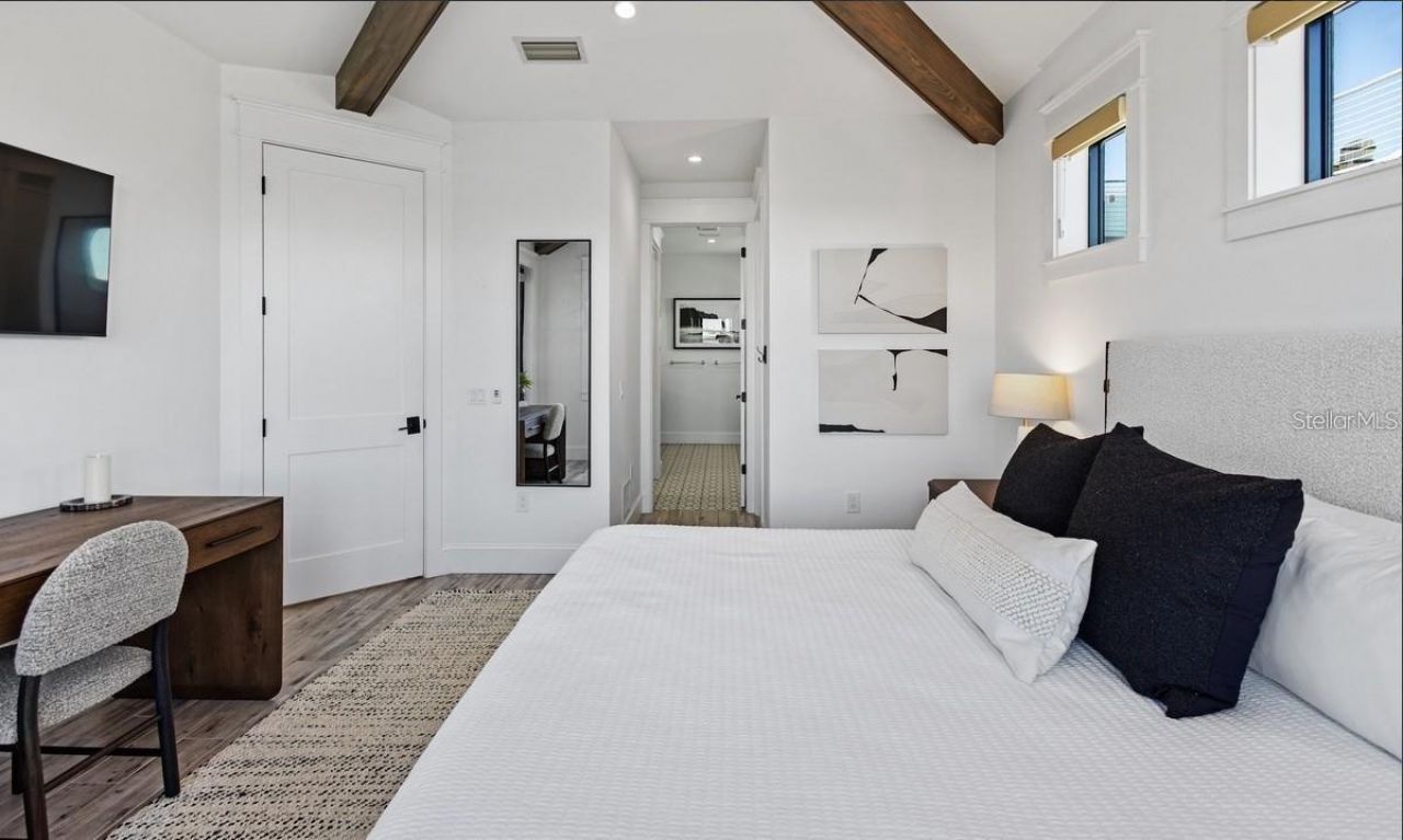 203 Bay Drive N, Bradenton Beach, FL 34217 Photo