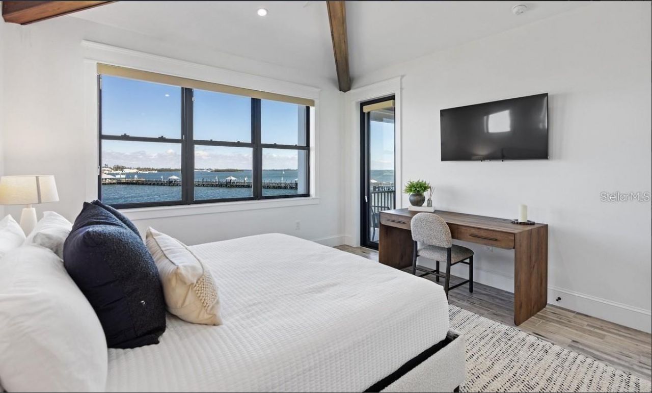 203 Bay Drive N, Bradenton Beach, FL 34217 Photo