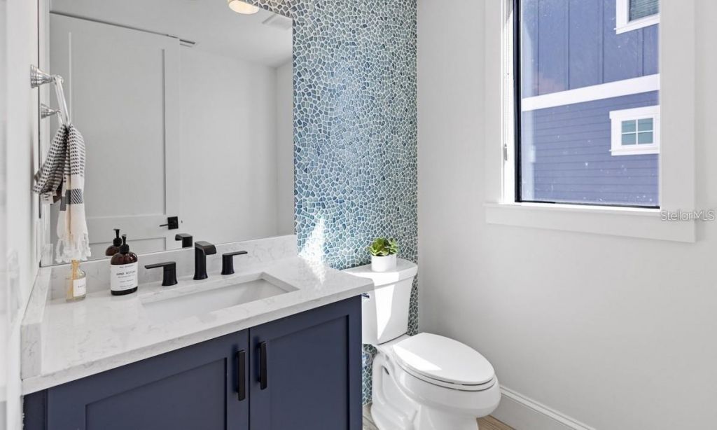 203 Bay Drive N, Bradenton Beach, FL 34217 Photo