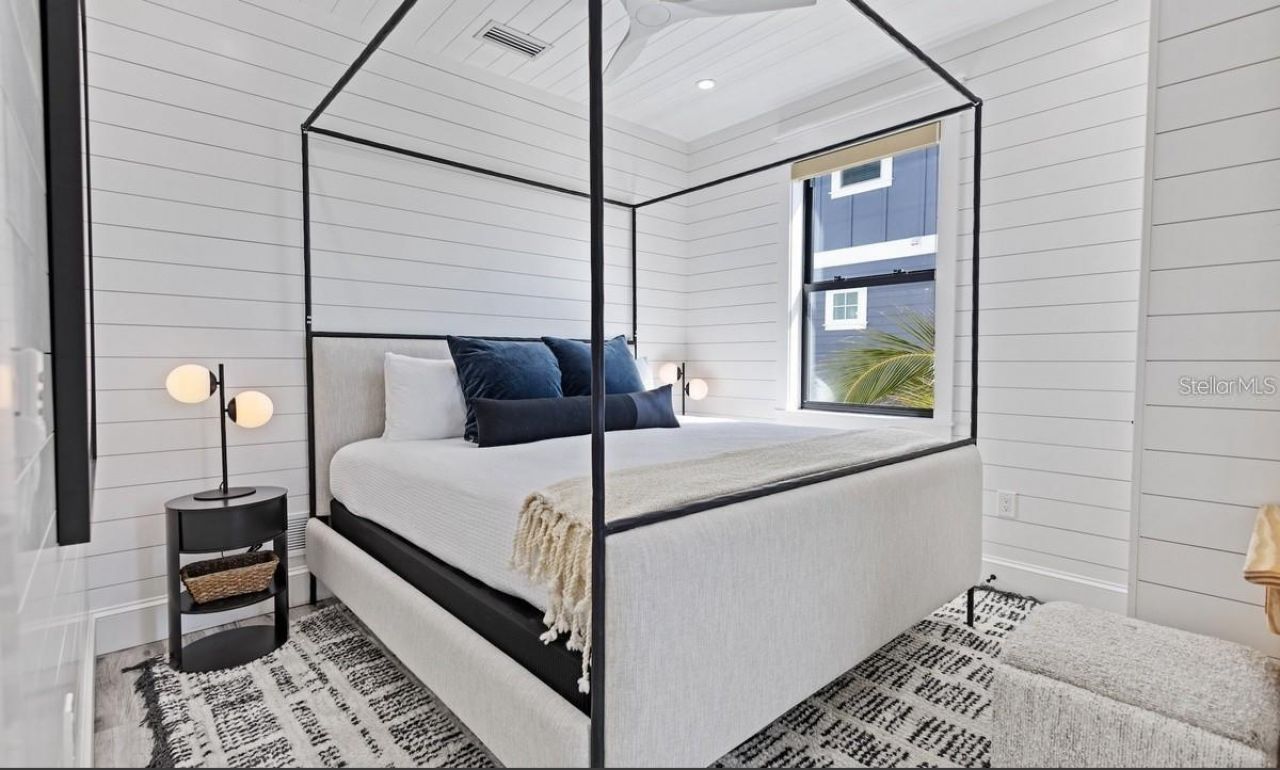 203 Bay Drive N, Bradenton Beach, FL 34217 Photo