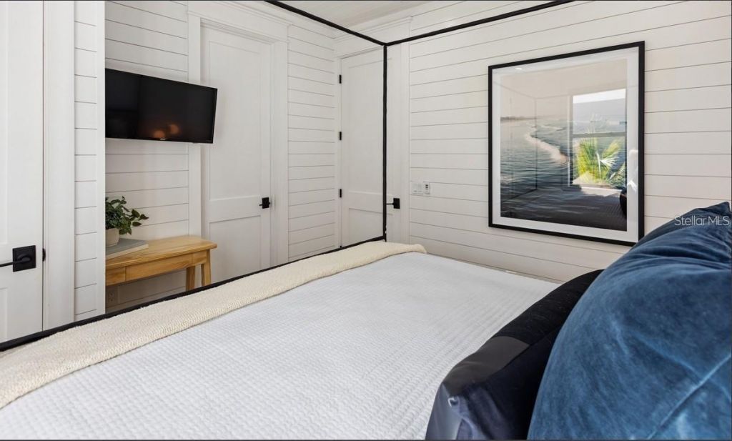 203 Bay Drive N, Bradenton Beach, FL 34217 Photo