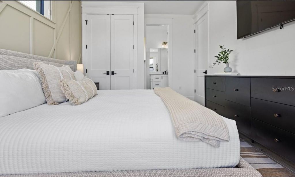 203 Bay Drive N, Bradenton Beach, FL 34217 Photo