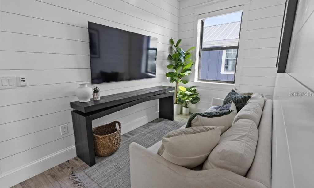 203 Bay Drive N, Bradenton Beach, FL 34217 Photo