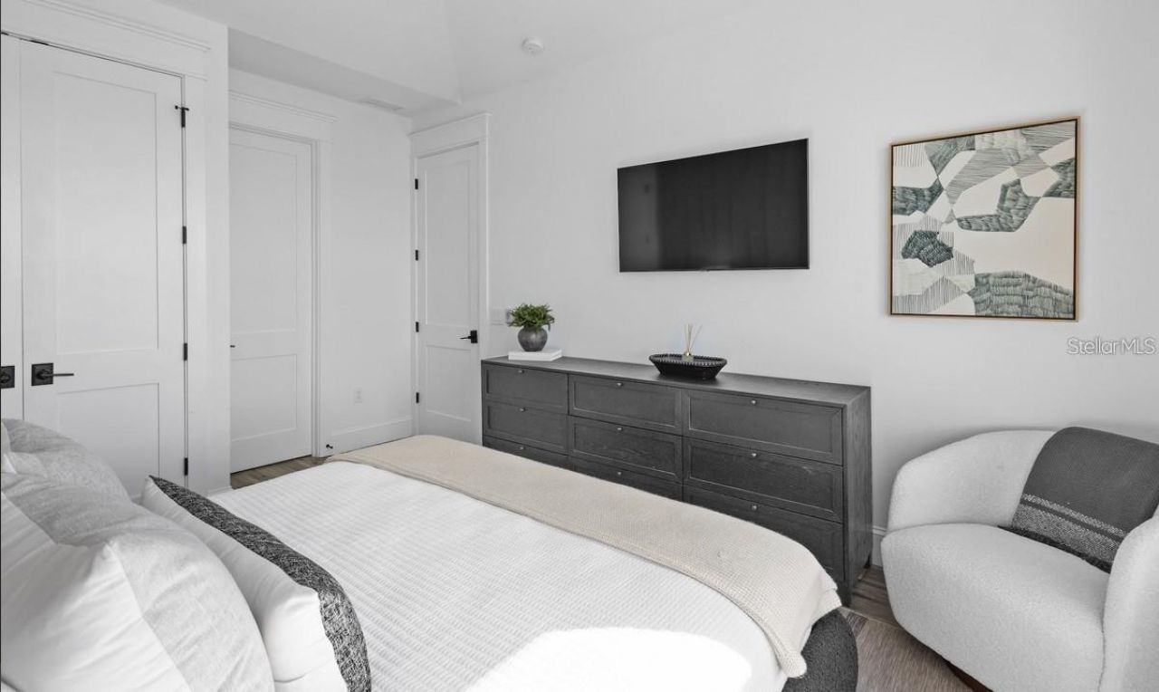 203 Bay Drive N, Bradenton Beach, FL 34217 Photo