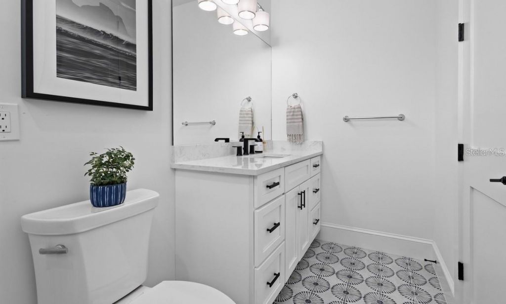 203 Bay Drive N, Bradenton Beach, FL 34217 Photo