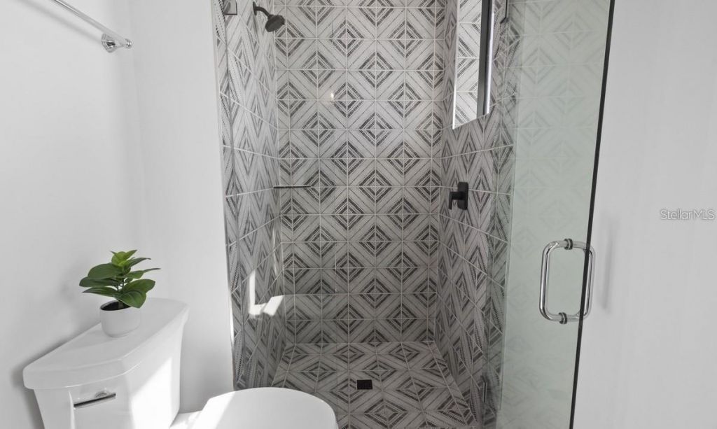 203 Bay Drive N, Bradenton Beach, FL 34217 Photo