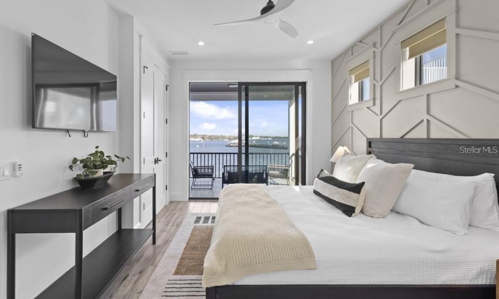 203 Bay Drive N, Bradenton Beach, FL 34217 Photo