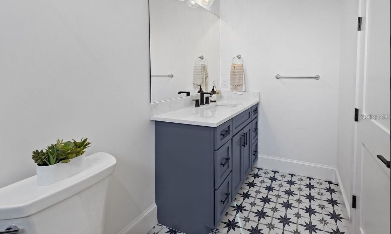 203 Bay Drive N, Bradenton Beach, FL 34217 Photo