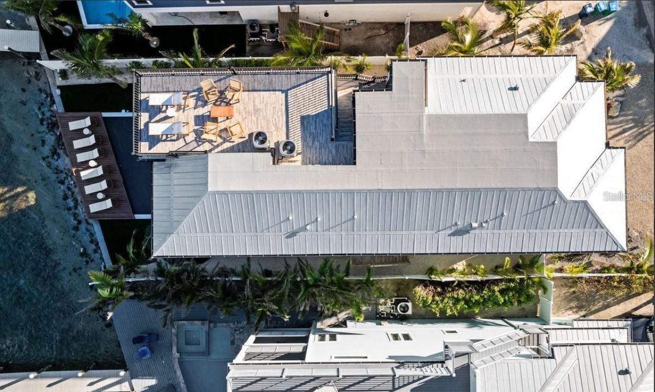 203 Bay Drive N, Bradenton Beach, FL 34217 Photo