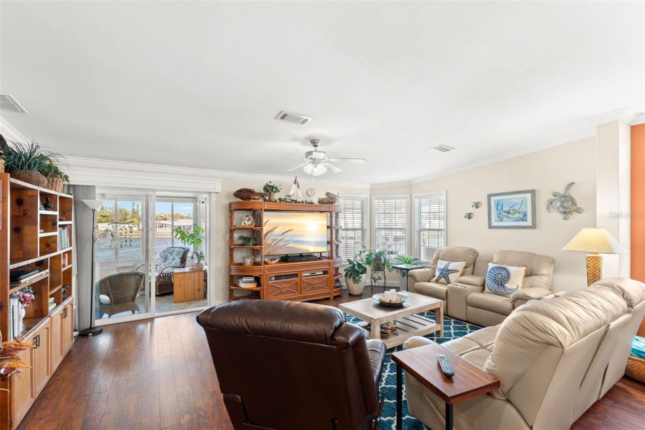 7166 Mount Arlington Drive Ne, Unit 418, Saint Petersburg, FL 33702 Photo