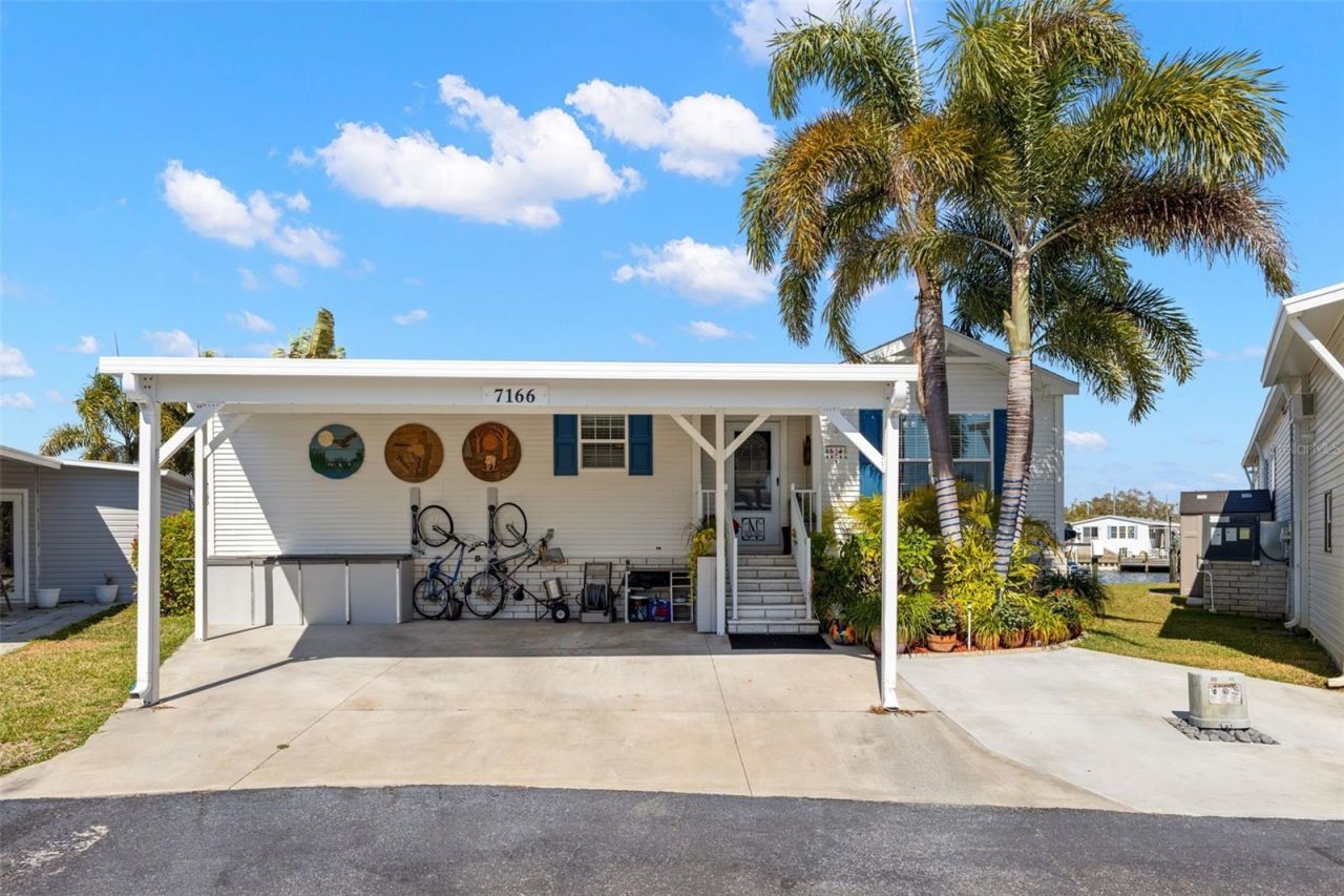 7166 Mount Arlington Drive Ne, Unit 418, Saint Petersburg, FL 33702 Photo