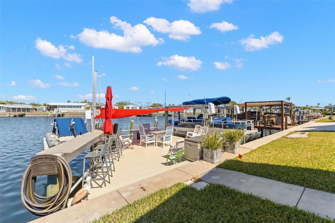 7166 Mount Arlington Drive Ne, Unit 418, Saint Petersburg, FL 33702 Photo