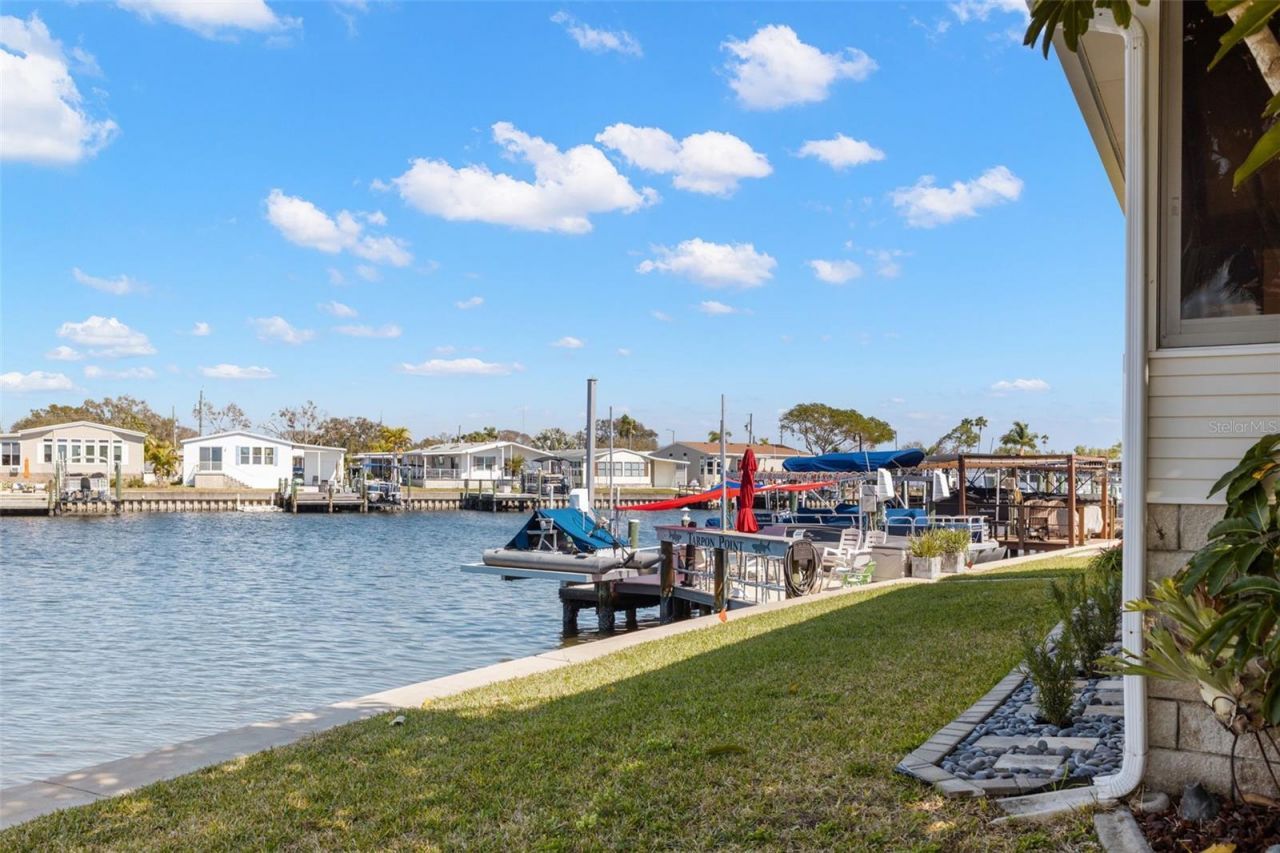 7166 Mount Arlington Drive Ne, Unit 418, Saint Petersburg, FL 33702 Photo