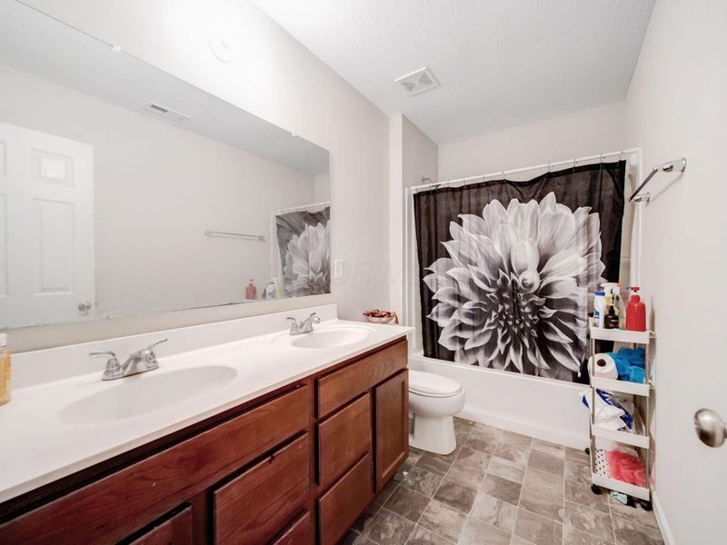 7350 Bromfield Drive, Canal Winchester, OH 43110 Photo 36