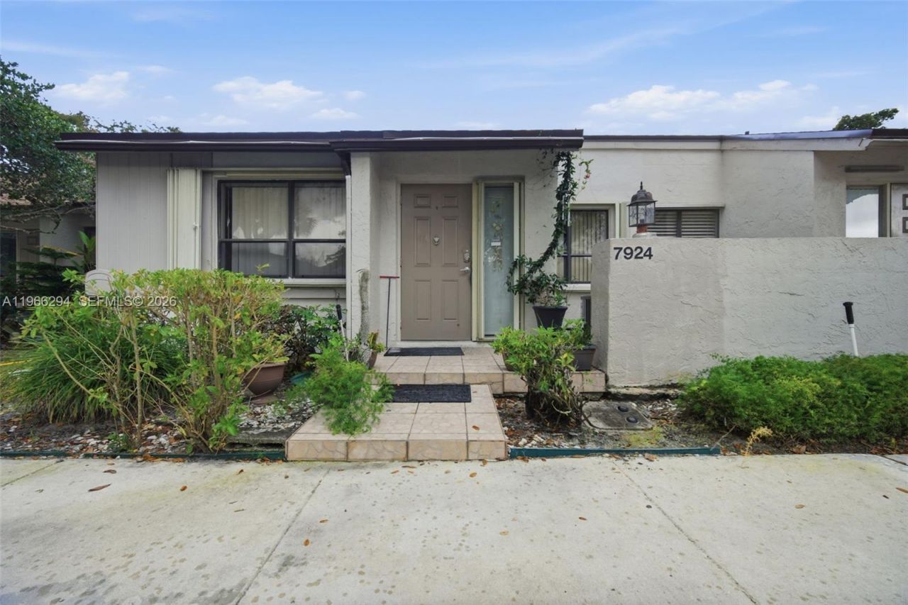 7924 NW 10th St, Plantation, FL 33322 Photo