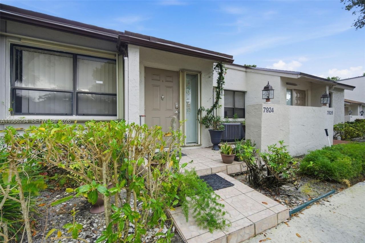 7924 NW 10th St, Plantation, FL 33322 Photo