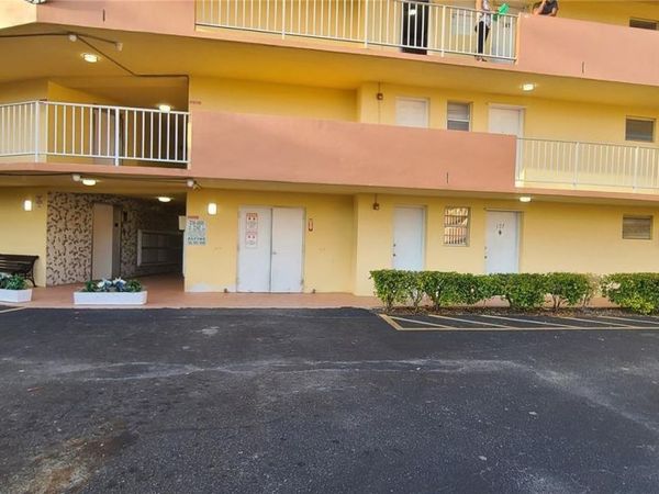 1540 NE 191st St, Unit 207, Miami, FL 33179