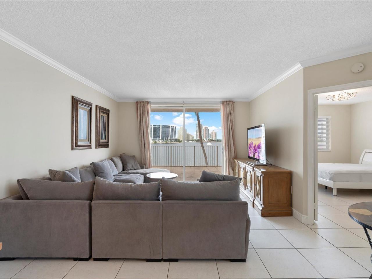 18260 N Bay Road, Unit 304, Sunny Isles Beach, FL 33160 Photo