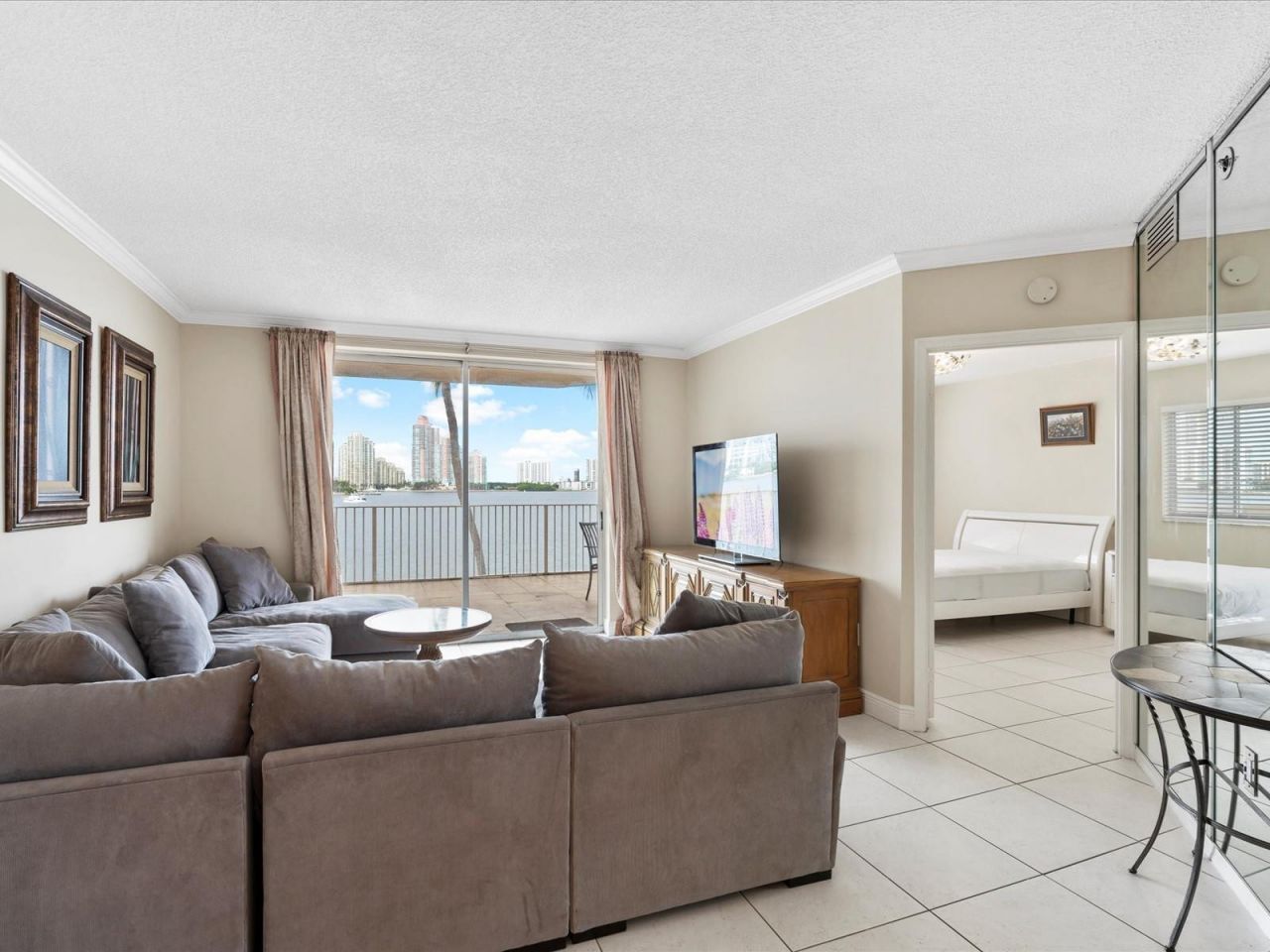 18260 N Bay Road, Unit 304, Sunny Isles Beach, FL 33160 Photo