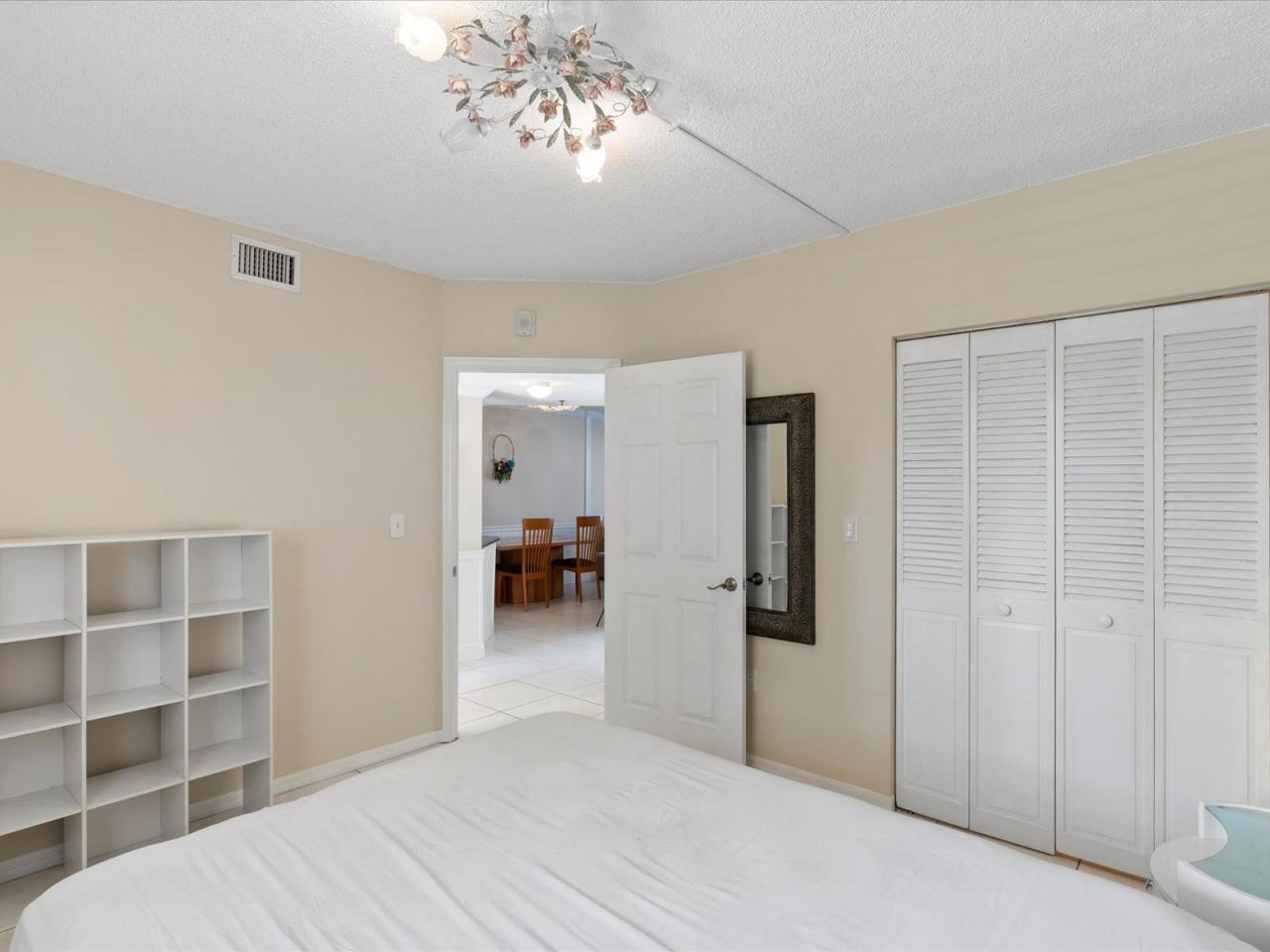 18260 N Bay Road, Unit 304, Sunny Isles Beach, FL 33160 Photo