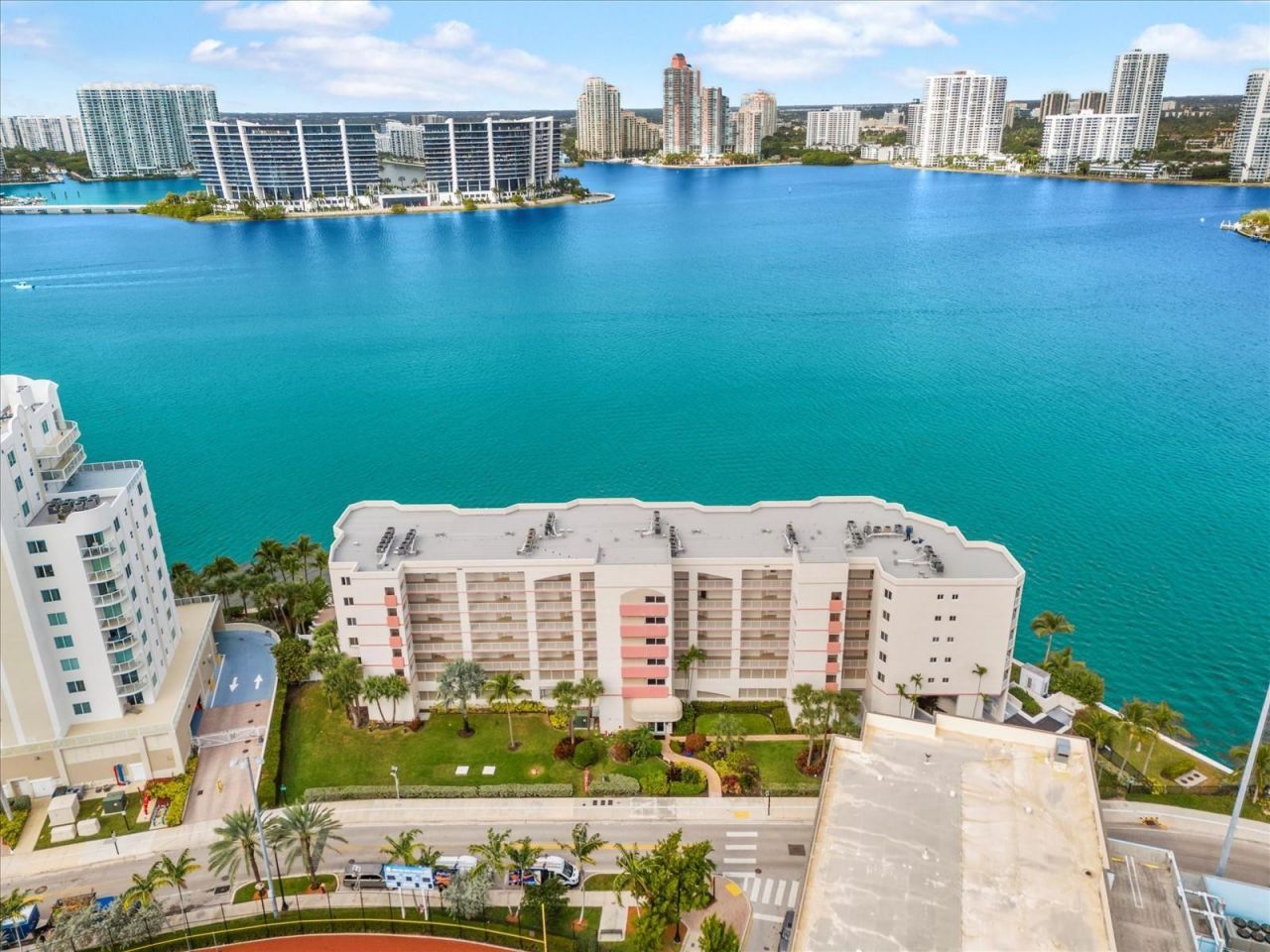 18260 N Bay Road, Unit 304, Sunny Isles Beach, FL 33160 Photo