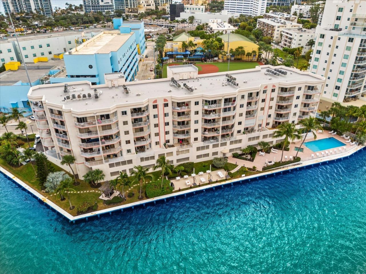 18260 N Bay Road, Unit 304, Sunny Isles Beach, FL 33160 Photo