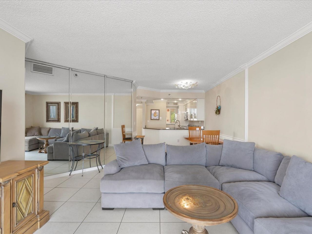 18260 N Bay Road, Unit 304, Sunny Isles Beach, FL 33160 Photo