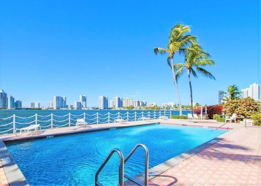 18260 N Bay Road, Unit 304, Sunny Isles Beach, FL 33160 Photo
