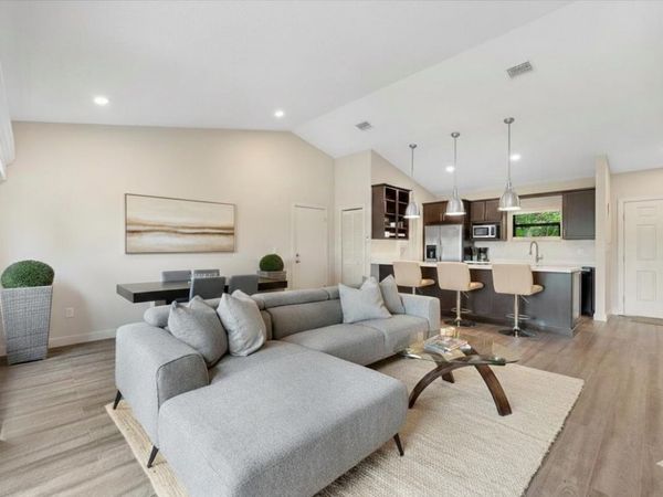 11863 Wimbledon Circle, Unit 542, Wellington, FL 33414