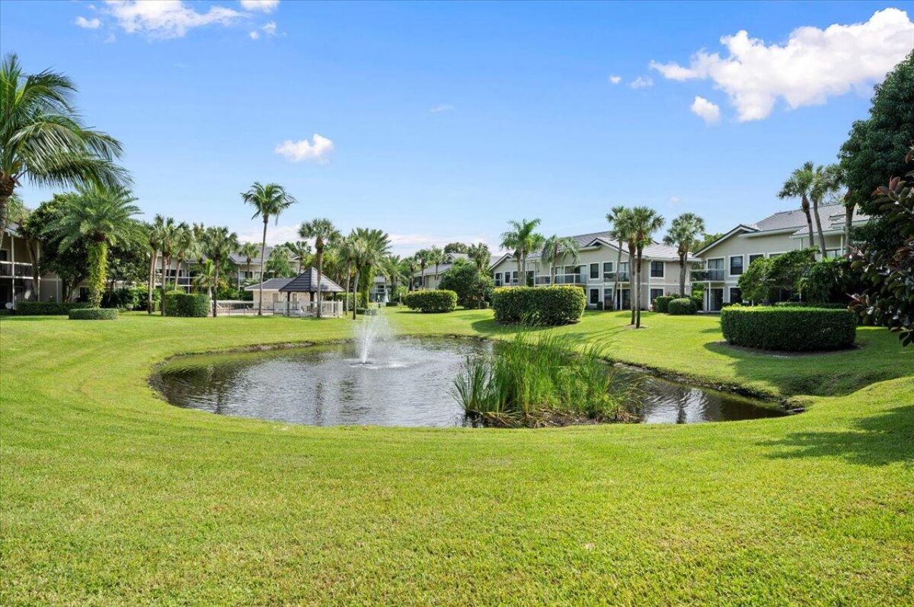 11863 Wimbledon Circle, Unit 542, Wellington, FL 33414 Photo