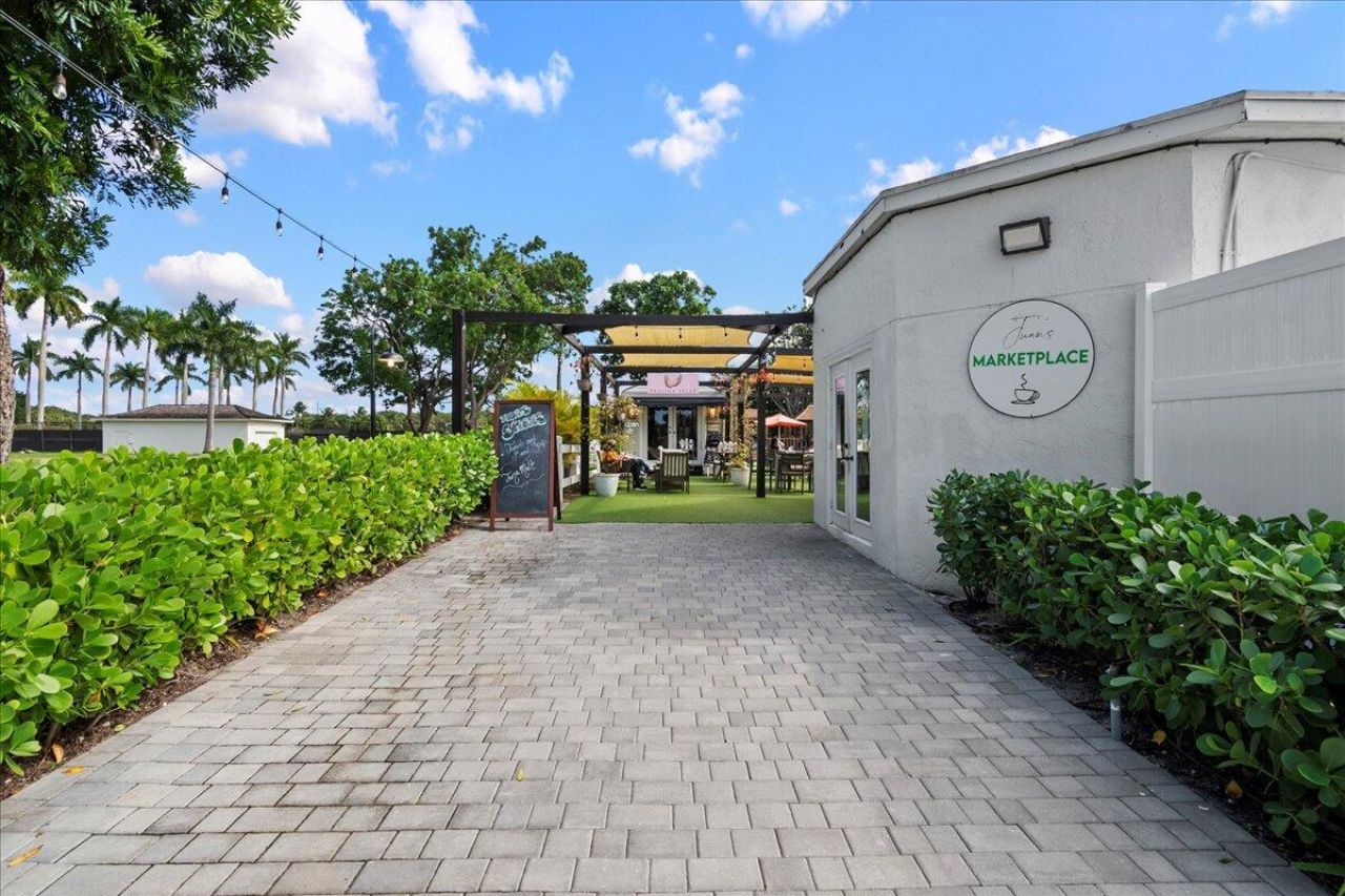 11863 Wimbledon Circle, Unit 542, Wellington, FL 33414 Photo