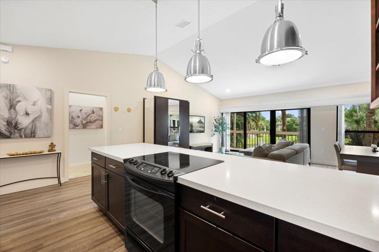 11863 Wimbledon Circle, Unit 542, Wellington, FL 33414 Photo