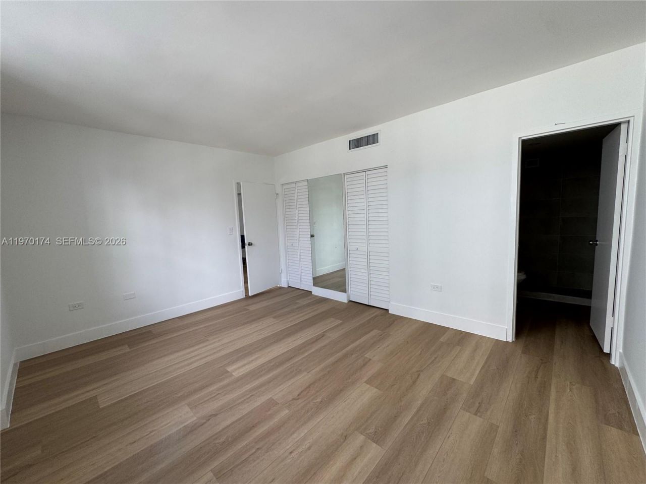 999 Brickell Bay Dr, Unit 2008, Miami, FL 33131 Photo