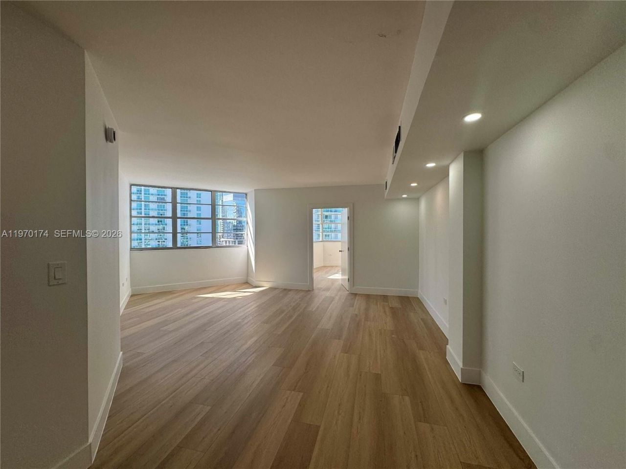 999 Brickell Bay Dr, Unit 2008, Miami, FL 33131 Photo