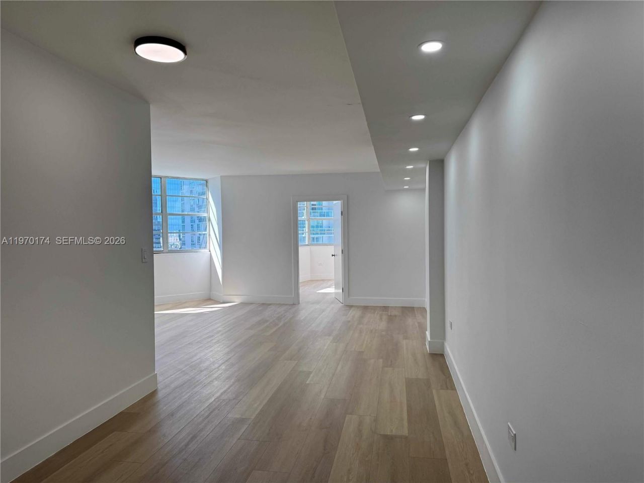 999 Brickell Bay Dr, Unit 2008, Miami, FL 33131 Photo